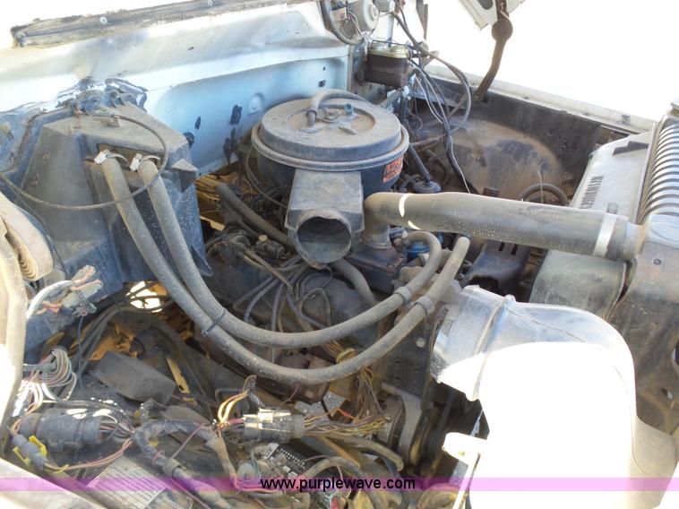 image for item J6802 1982 Ford F800 dump truck