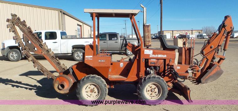 image for item J6803 Ditch Witch R30 trencher