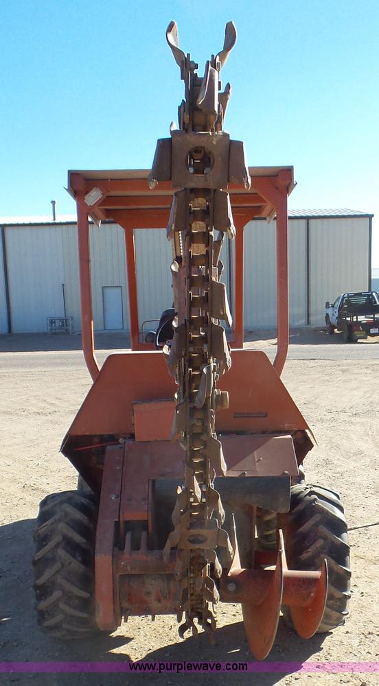 image for item J6803 Ditch Witch R30 trencher