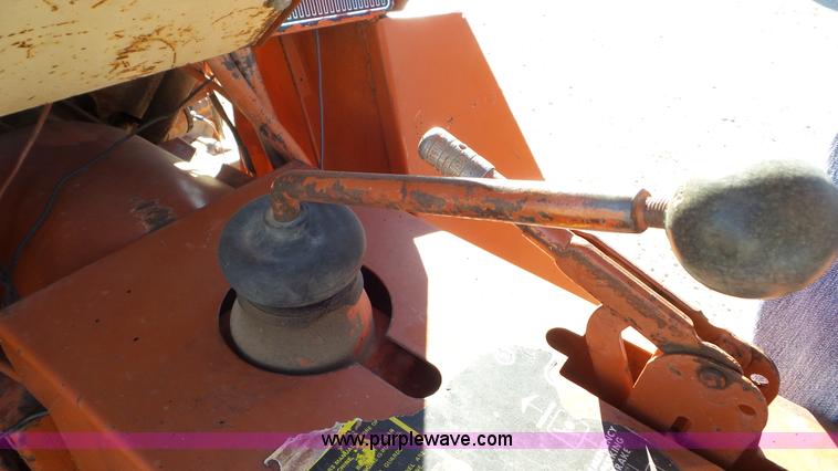 image for item J6803 Ditch Witch R30 trencher