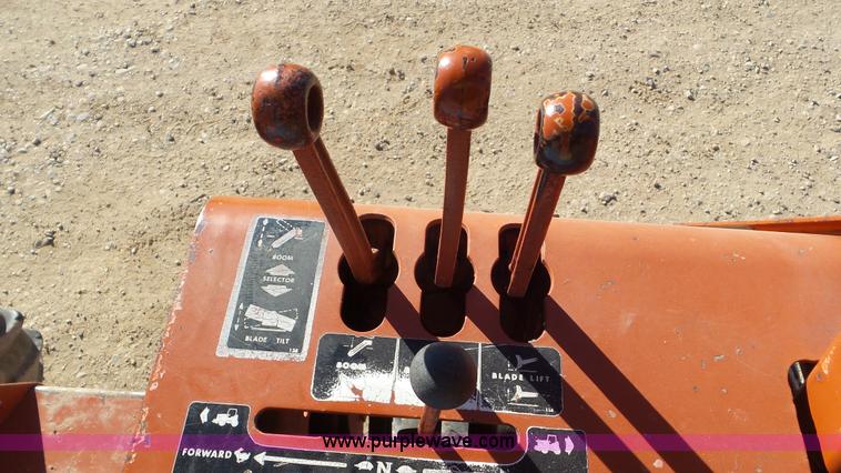 image for item J6803 Ditch Witch R30 trencher