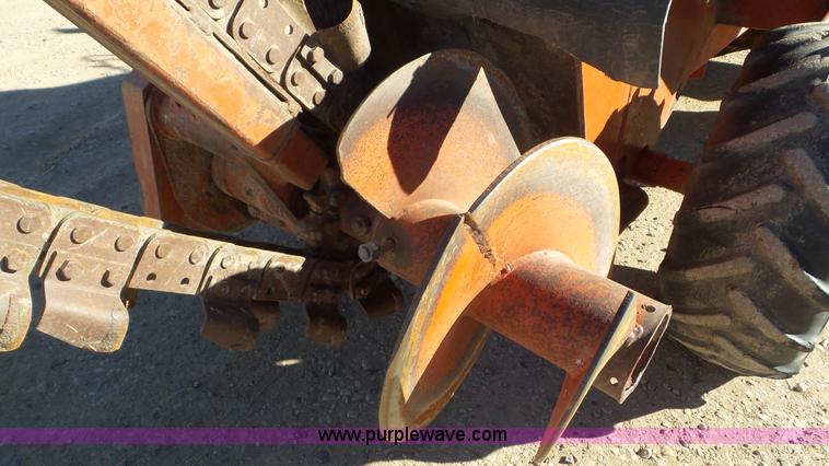 image for item J6803 Ditch Witch R30 trencher