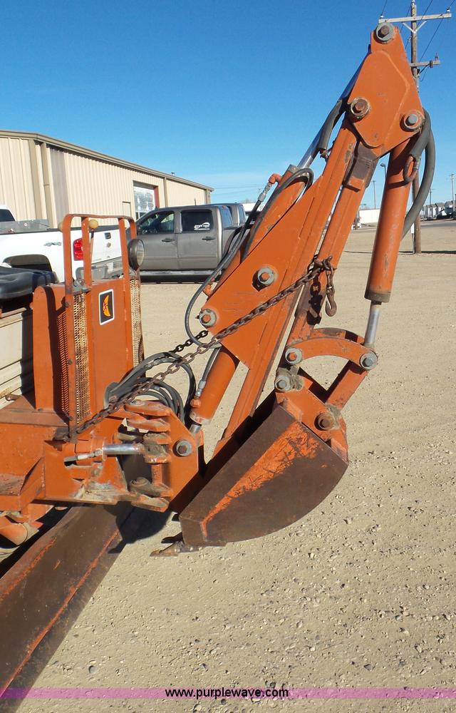 image for item J6803 Ditch Witch R30 trencher