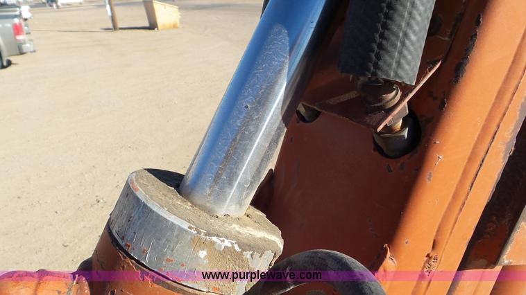 image for item J6803 Ditch Witch R30 trencher