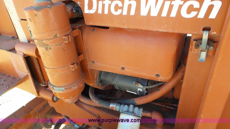 image for item J6803 Ditch Witch R30 trencher