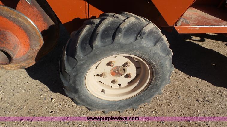 image for item J6803 Ditch Witch R30 trencher