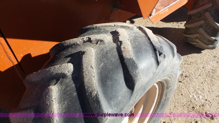 image for item J6803 Ditch Witch R30 trencher