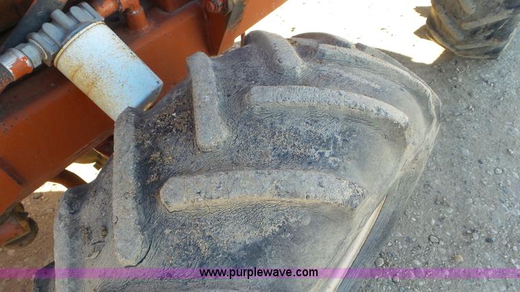 image for item J6803 Ditch Witch R30 trencher