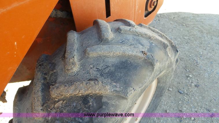 image for item J6803 Ditch Witch R30 trencher