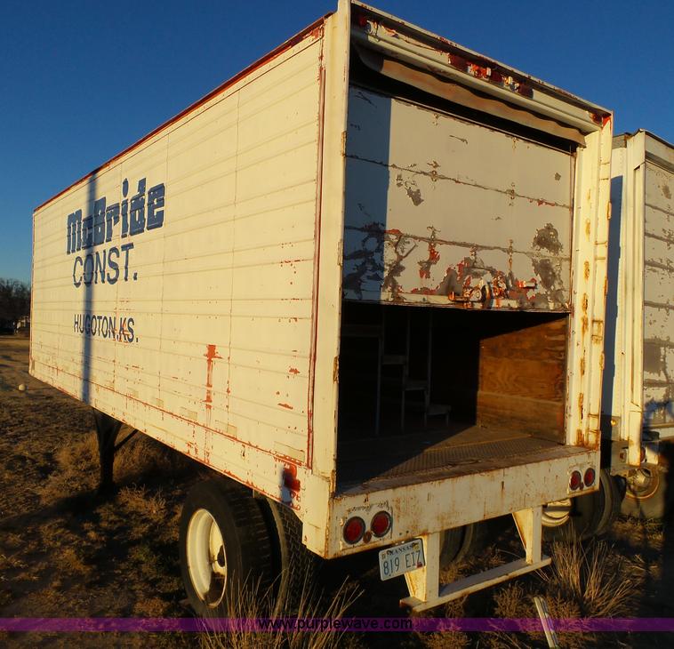 image for item J6808 1973 Great Dane 73127 enclosed cargo trailer