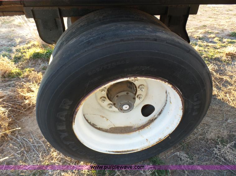 image for item J6808 1973 Great Dane 73127 enclosed cargo trailer