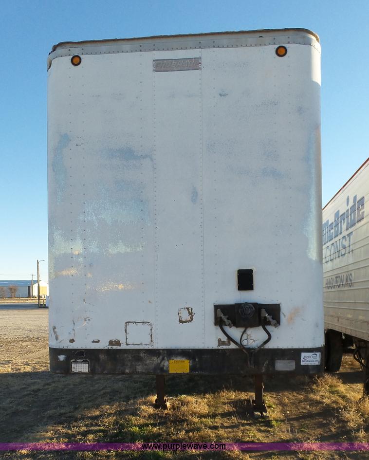 image for item J6809 1982 Fruehauf BBFX-F1-26-8 enclosed cargo trailer