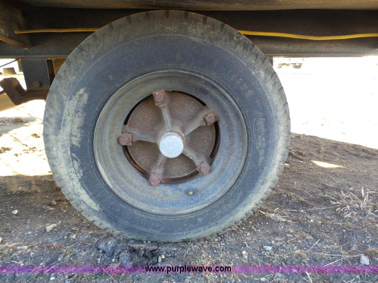 image for item J6811 2000 Office Master mobile office trailer