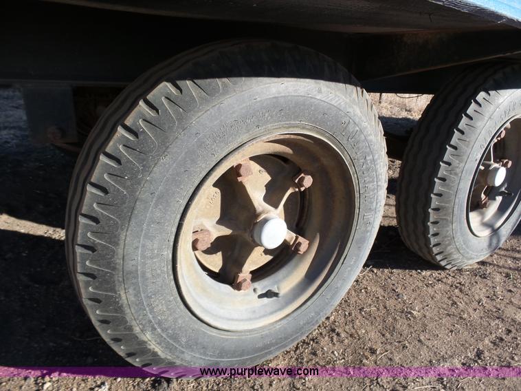 image for item J6811 2000 Office Master mobile office trailer