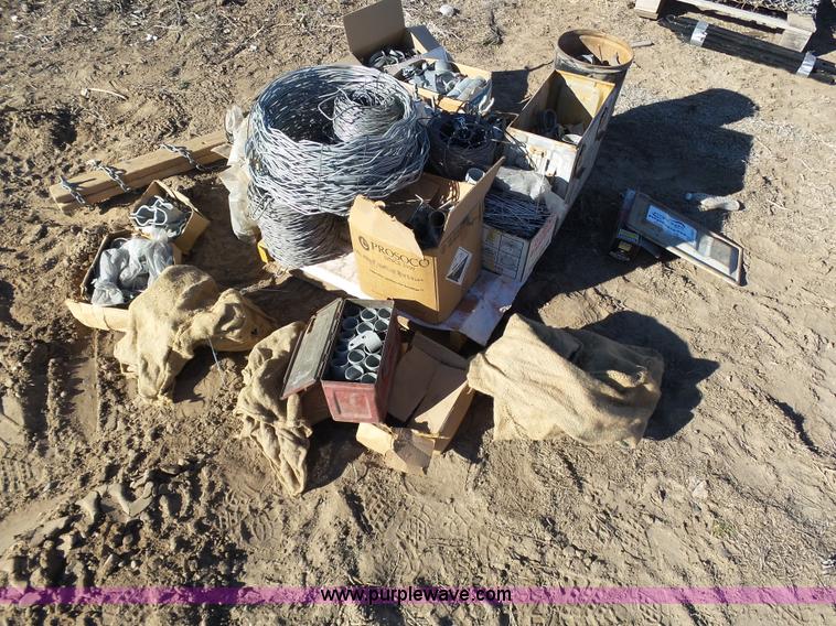 image for item J6814 Assorted fencing supplies