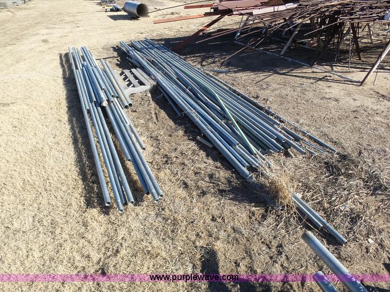 image for item J6814 Assorted fencing supplies