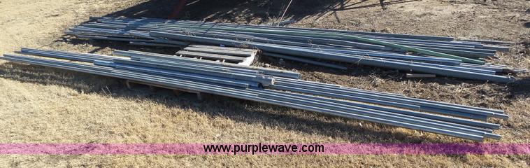 image for item J6814 Assorted fencing supplies