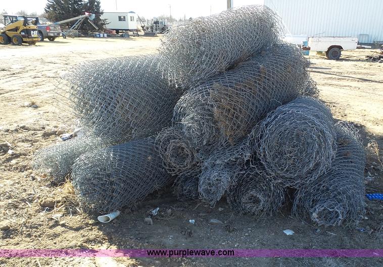 image for item J6814 Assorted fencing supplies