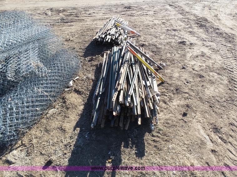 image for item J6814 Assorted fencing supplies