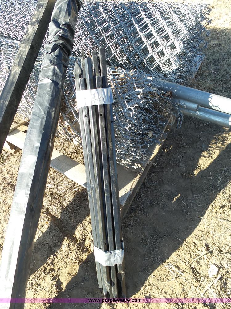 image for item J6814 Assorted fencing supplies