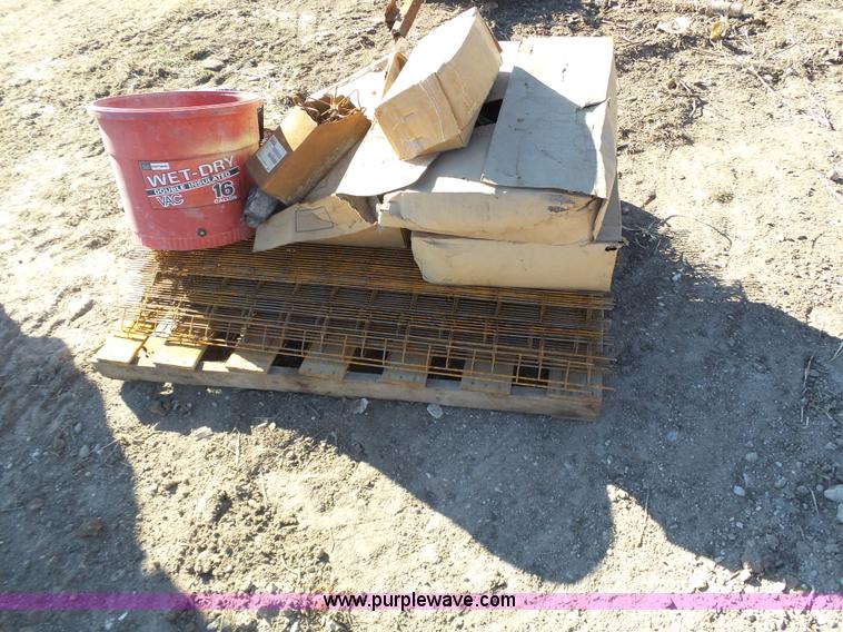 image for item J6815 Assorted rebar