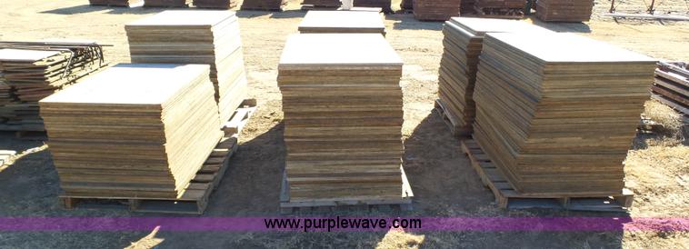 image for item J6819 Gate form system