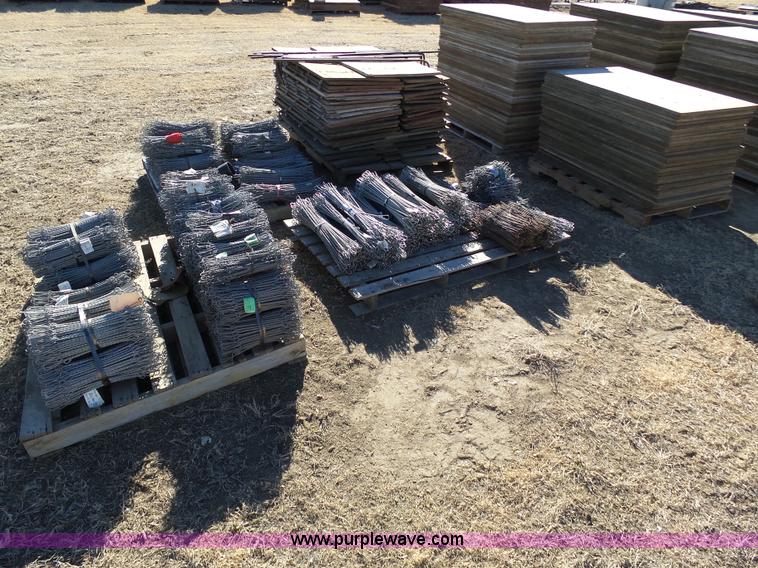 image for item J6819 Gate form system