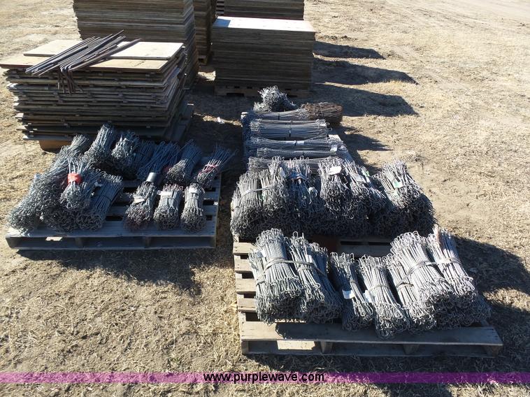 image for item J6819 Gate form system