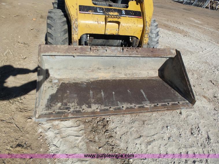 image for item J6825 2007 Caterpillar 252B skid steer