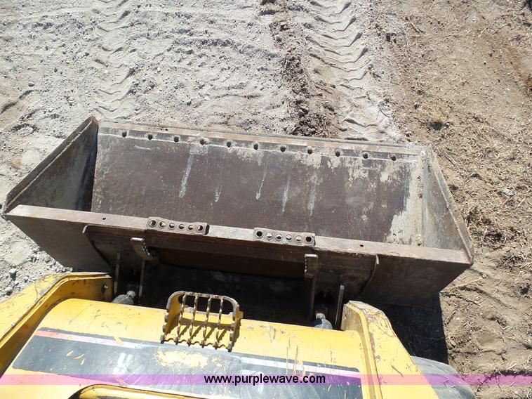 image for item J6825 2007 Caterpillar 252B skid steer