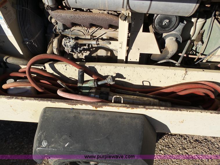 image for item J8286 1993 Ingersoll Rand 185 air compressor