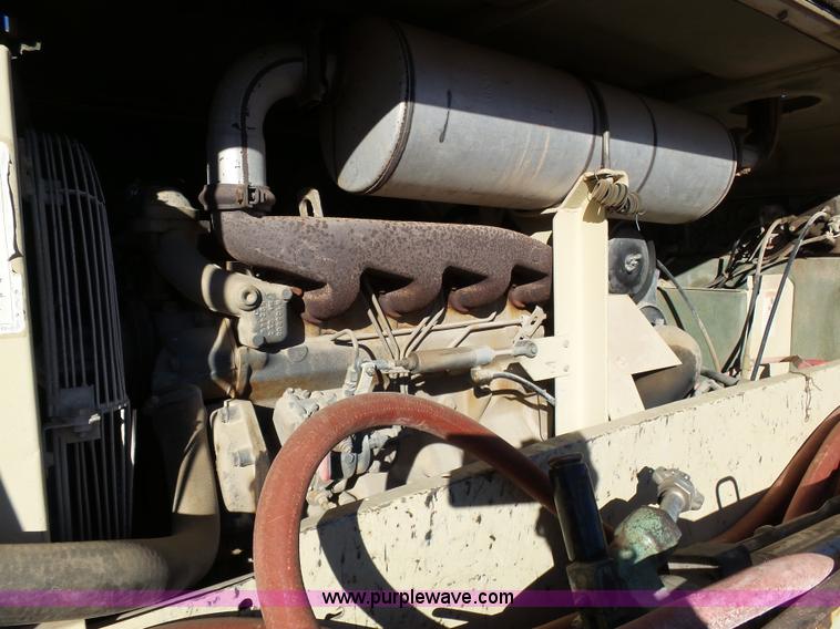 image for item J8286 1993 Ingersoll Rand 185 air compressor