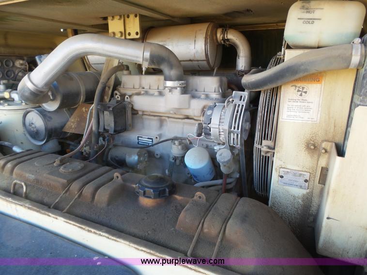 image for item J8286 1993 Ingersoll Rand 185 air compressor