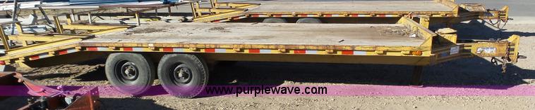 image for item J8292 1997 Superior 2DR6M-PH equipment trailer