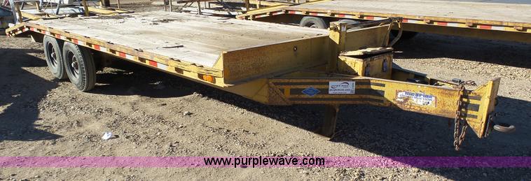 image for item J8292 1997 Superior 2DR6M-PH equipment trailer