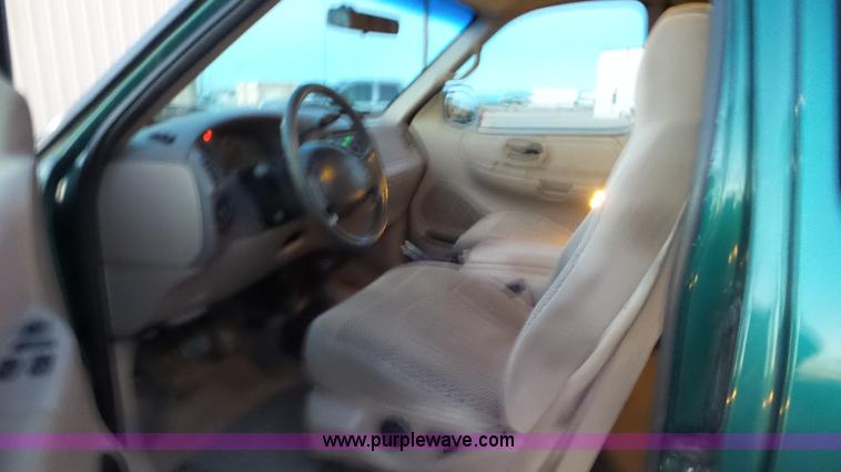 image for item J8293 1999 Ford F150 SuperCab pickup truck