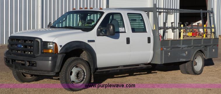 image for item J8294 2006 Ford F450 Super Duty SuperCrew flatbed truck
