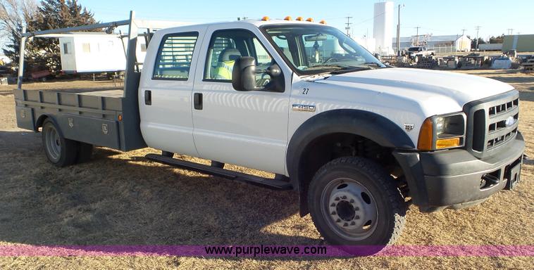 image for item J8294 2006 Ford F450 Super Duty SuperCrew flatbed truck