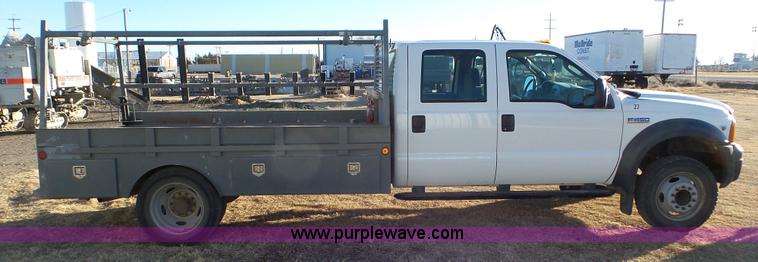 image for item J8294 2006 Ford F450 Super Duty SuperCrew flatbed truck