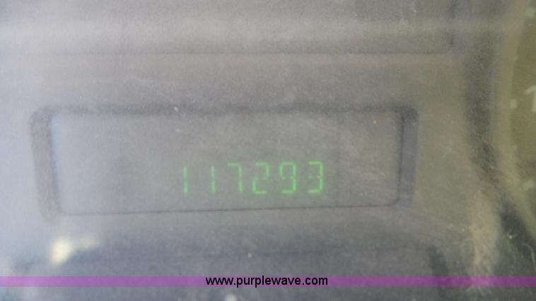 image for item J8294 2006 Ford F450 Super Duty SuperCrew flatbed truck