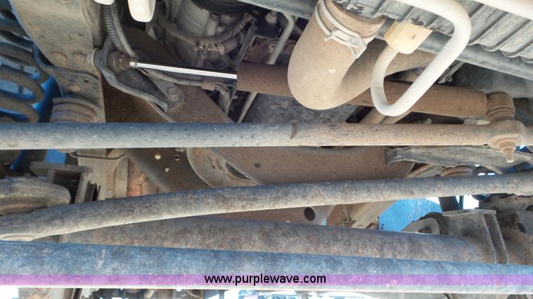 image for item J8294 2006 Ford F450 Super Duty SuperCrew flatbed truck