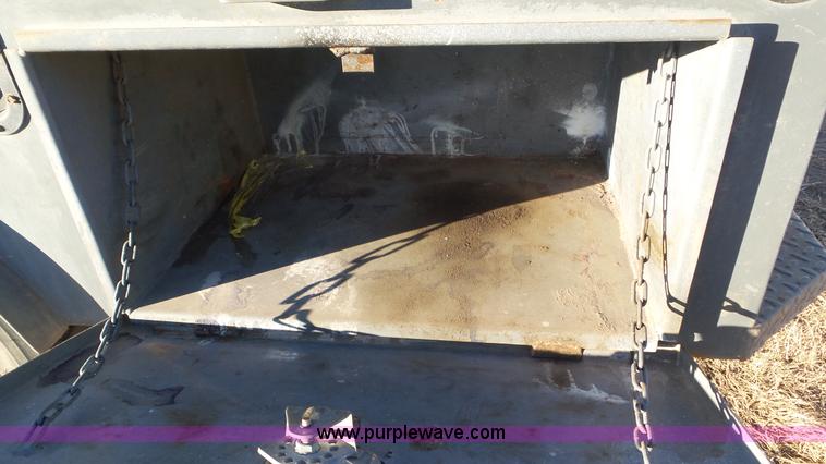 image for item J8294 2006 Ford F450 Super Duty SuperCrew flatbed truck