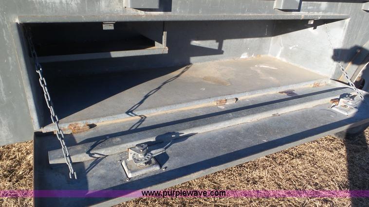 image for item J8294 2006 Ford F450 Super Duty SuperCrew flatbed truck