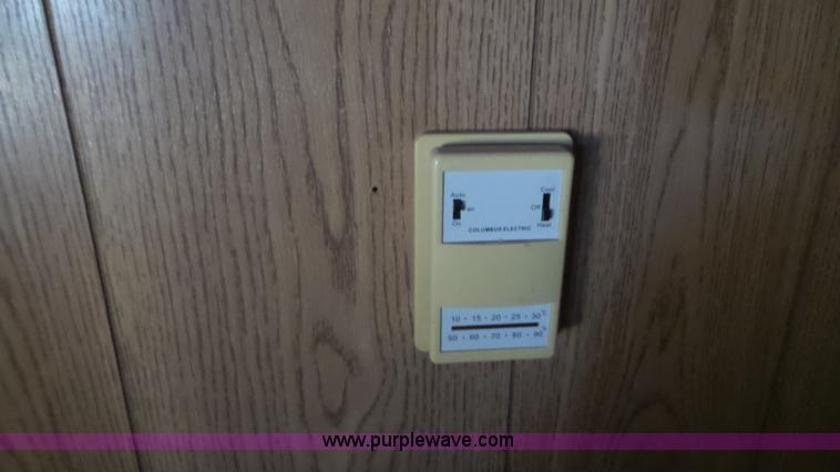 image for item J8295 2000 Office Master trailer