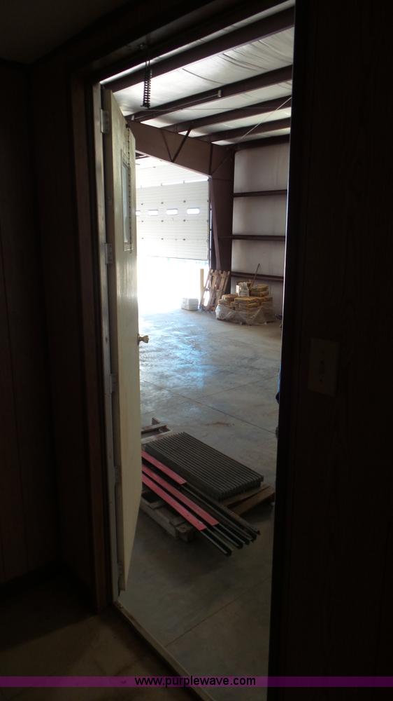 image for item J8295 2000 Office Master trailer