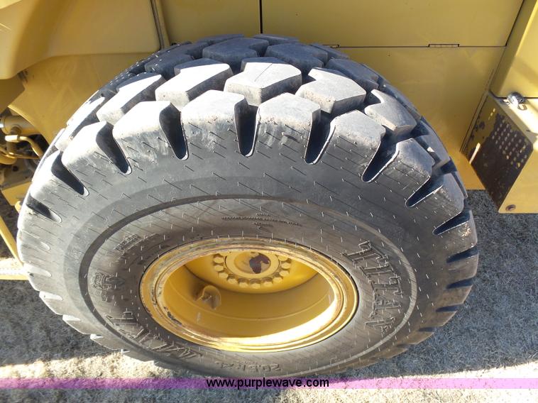image for item J8298 1996 Caterpillar 928F wheel loader