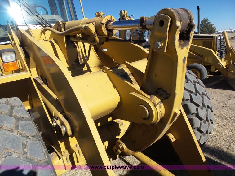 image for item J8298 1996 Caterpillar 928F wheel loader