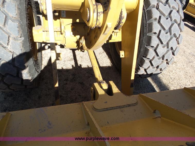 image for item J8298 1996 Caterpillar 928F wheel loader