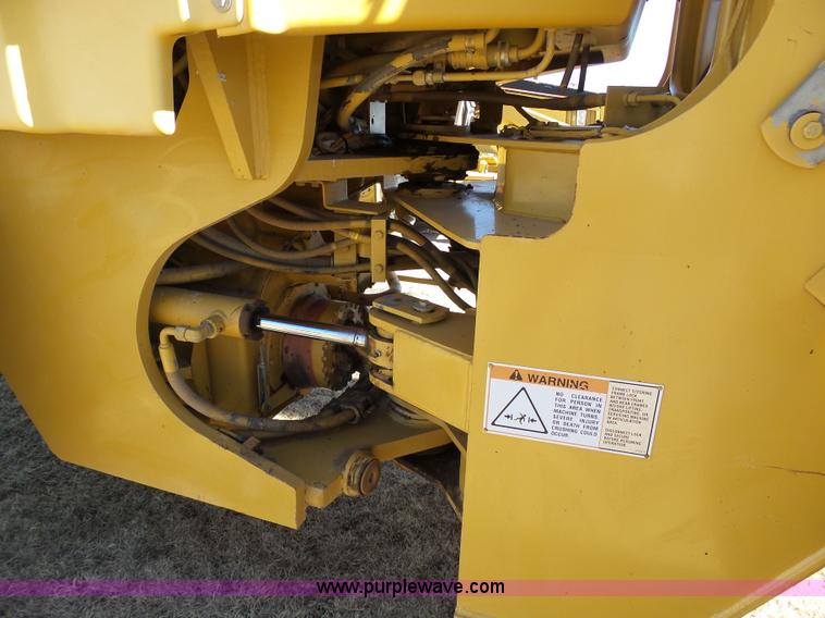 image for item J8298 1996 Caterpillar 928F wheel loader
