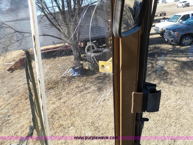 image for item J8298 1996 Caterpillar 928F wheel loader